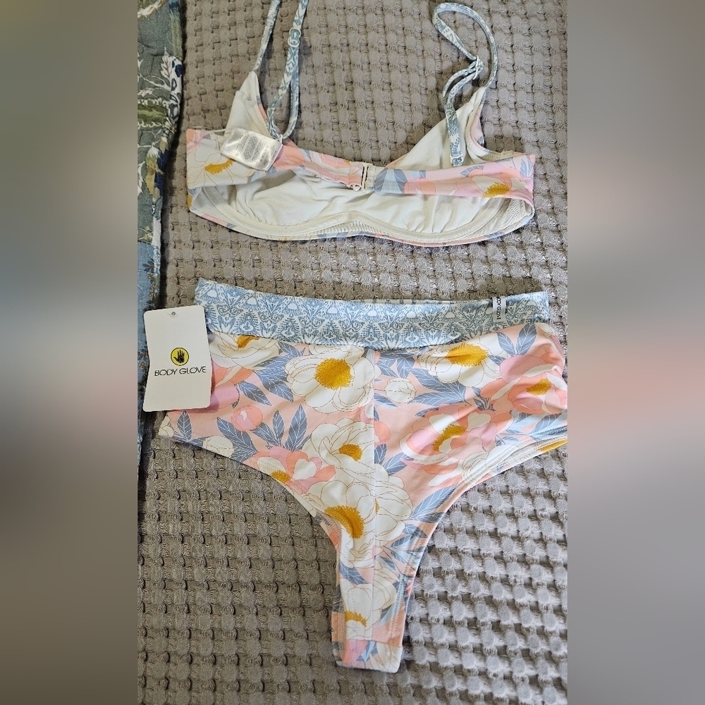 Body Glove Twiggy High Waist Boyleg Bikini Set Floral Pastel NWT Size Small - Picture 16 of 16